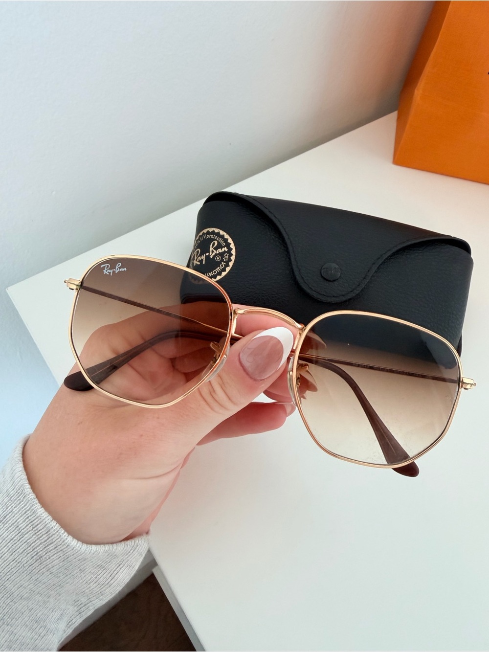 Ray-Ban Women’s Gold Frame Brown Gradient Sunglasses with Black Case